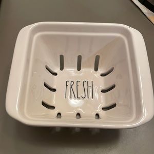Rae Dunn Fresh Colander / Berry Basket